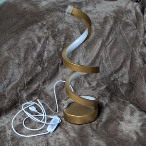 Modern Spiral LED Table Lamp - Gold